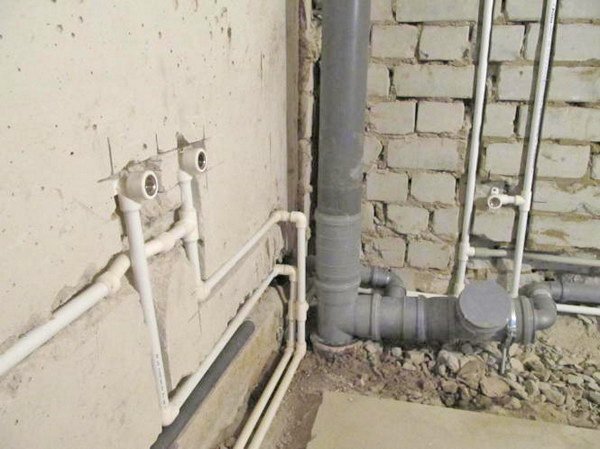 Заміна труб у ванній: етапи робіт, можливі проблеми та способи їх вирішення