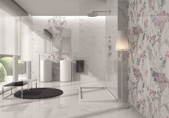 Мармурова плитка: багатство і розкіш у ванній кімнаті