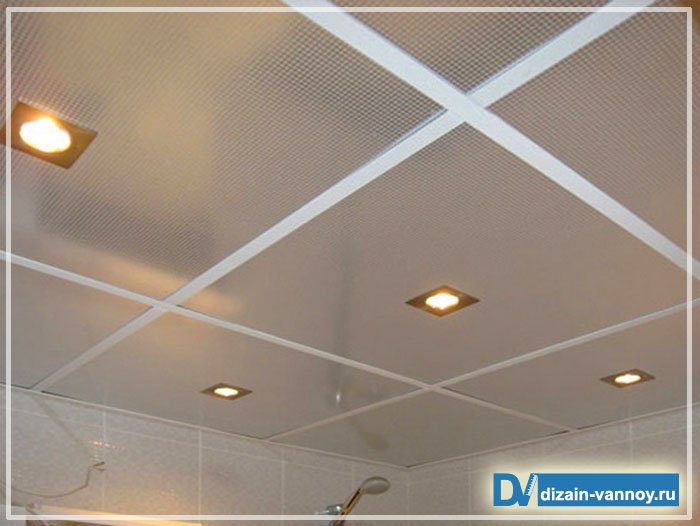 Який зробити стеля у ванній кімнаті, чим обробити і види