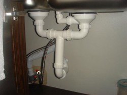 Вибираємо правильний сифон для кухонної мийки (раковини) Вибираємо правильний сифон для кухонної мийки (раковини)