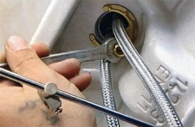 Установка раковини у ванній кімнаті своїми руками: стандарти висоти і інших розмірів