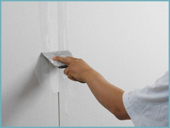 Як треба клеїти плитку на гіпсокартон