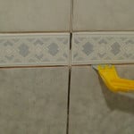 Як видалити затірку зі швів плитки