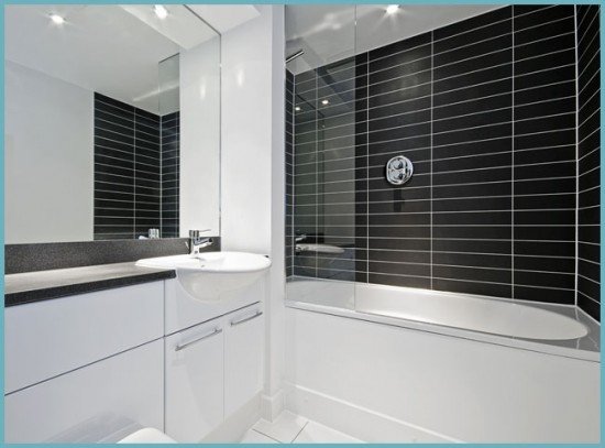 Як і чим закрити простір під ванною