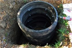 Економічна зливна яма з покришок своїми руками: поетапна технологія пристрою