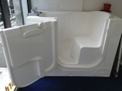 Сидячі ванни – оптимальне рішення для маленьких ванних: розміри, ціни на популярні моделі