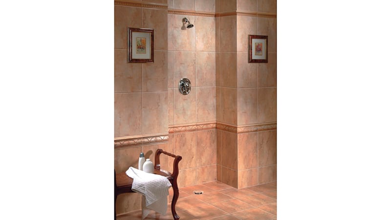 Фото плитка у ванній з малюнком: красива синя