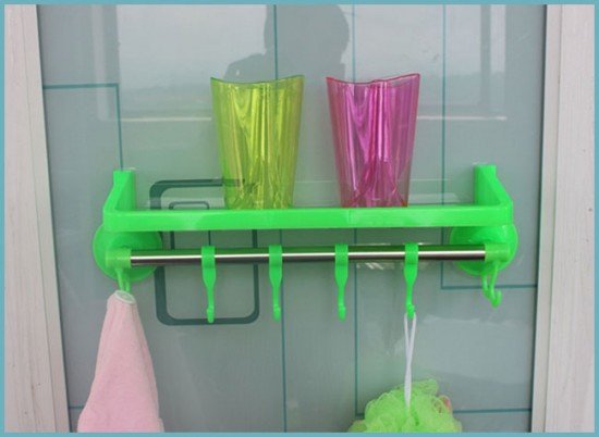 Оцінюємо різноманіття полиць для ванної кімнати: види та матеріали виробів