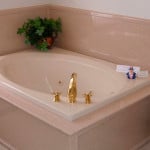 Ванна з штучного каменю: фото та відгуки