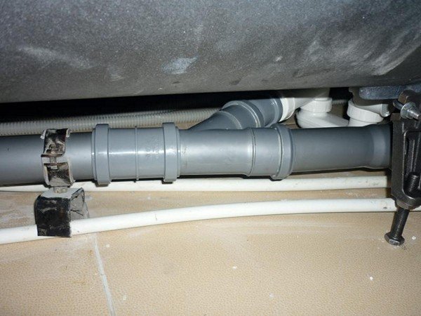 Монтаж каналізації з пластикових труб: технологія складання і схема монтажу системи Монтаж каналізації з пластикових труб: технологія складання і схема монтажу системи