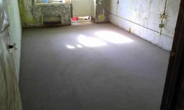 Чому тріскається плитка у ванній на стіні — причини і усунення тріщин (відео, фото)