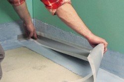 Технологія укладання плитки у ванній на підлогу та стіни