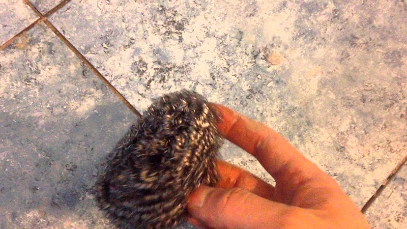 Як видалити затірку зі швів плитки