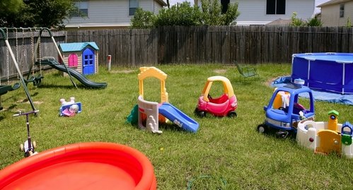 Дитячий майданчик на дачі