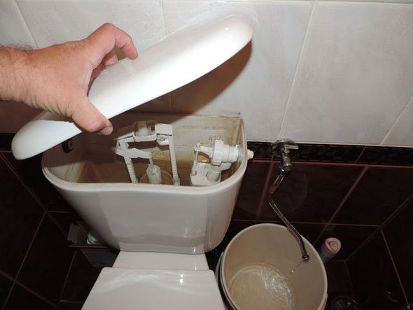 Як позбутися від постійного конденсату на бачку унітаза Як позбутися від постійного конденсату на бачку унітаза