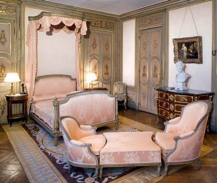 Що таке кушетка і яке її місце в інтерєрі?