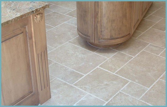 У чому відмінності простий плитки (кахель) від керамограніта