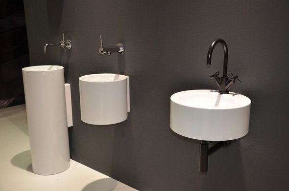 Вибираємо маленьку раковину у ванну або туалет