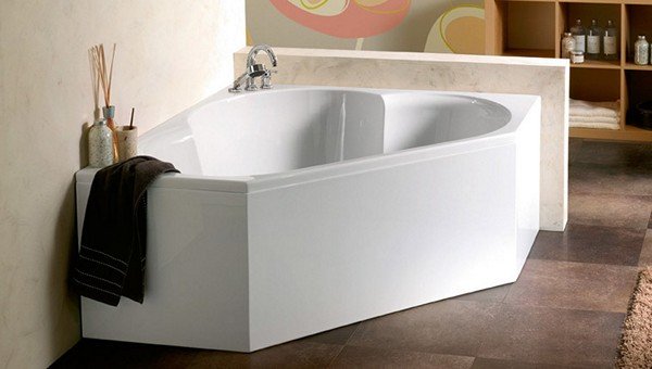 Ванна кутова: її різновиди, переваги і недоліки Ванна кутова: її різновиди, переваги і недоліки