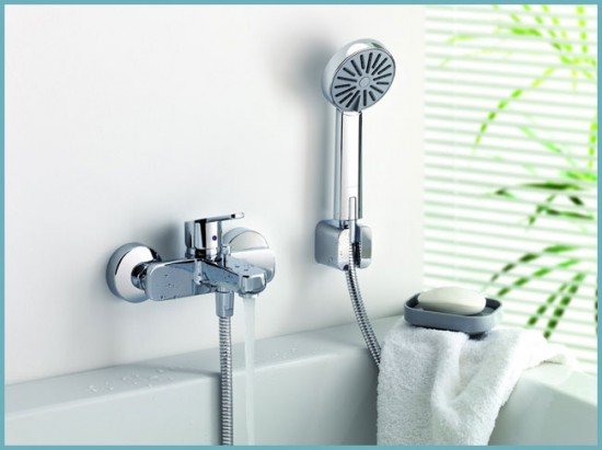 Який вибрати змішувач з душем для установки у ванній