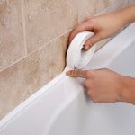 Герметизація ванни зі стіною: обробляємо стик