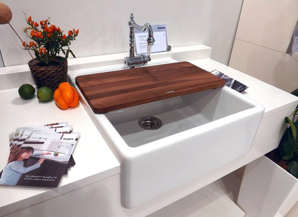 Підбираємо керамічну мийку для кухні