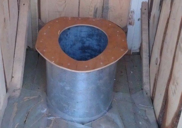 Як вибрати і встановити унітаз для дачного туалету?