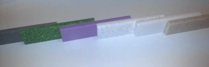 Плінтус для ванної, які бувають види та правила вибору