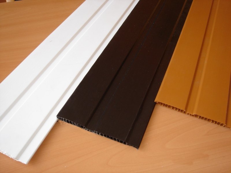 Все що потрібно знати про пластикові панелі для ванної, їх види