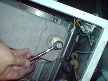 Як розібрати пральну машинку самостійно, поради фахівців