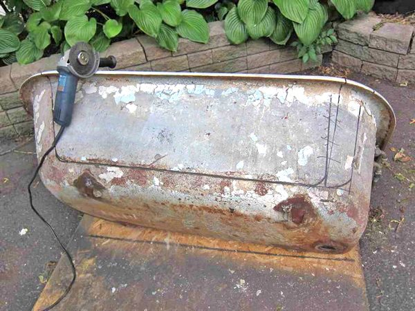 Демонтаж чавунної ванни: два способи прибрати стару чавунну ванну з квартири