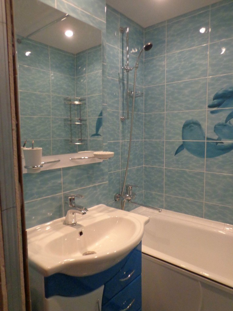 Оригінальний дизайн маленької ванної кімнати