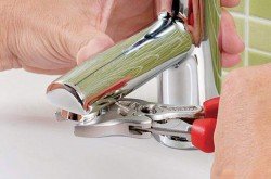 Ремонт змішувача у ванній: як полагодити своїми руками