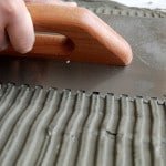 Як класти плитку на плитку: чи можна і як покласти правильно