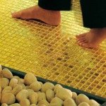 Золота плитка для ванної кімнати: нетипової дизайн