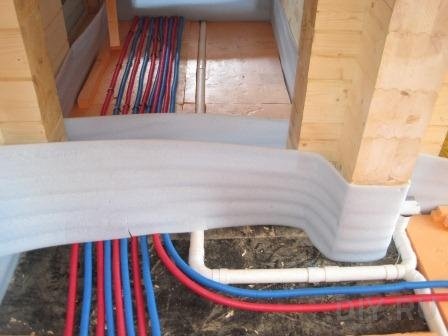 Ванна кімната в деревяному будинку