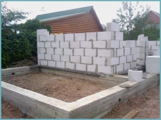 Лазня з газосилікатного будматеріалу. Плюси і мінуси блоків, покрокове зведення