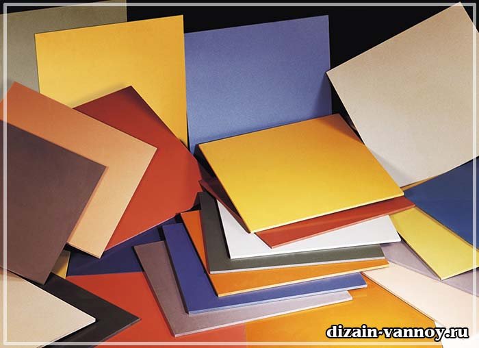 Керамічна плитка і керамограніт на підлогу у ванній