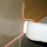 Герметизація ванни зі стіною: обробляємо стик