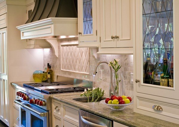 Мийка поруч з плитою: можна чи ні? Мийка поруч з плитою: можна чи ні?