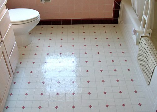 Інтерєр ванної кімнати поєднаної з туалетом