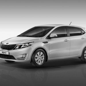 Який автомобіль краще: Форд Фієста або Кіа Ріо?