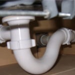 Злив для ванної: установка своїми руками