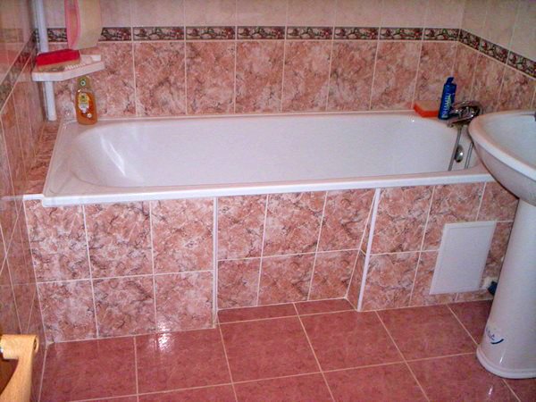 Як обкласти ванну плиткою: технологія та особливості виконання робіт Як обкласти ванну плиткою: технологія та особливості виконання робіт