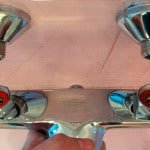 Установка змішувача у ванній своїми руками: як правильно виконати монтаж на стіну і заміну Установка змішувача у ванній своїми руками: як правильно виконати монтаж на стіну і заміну