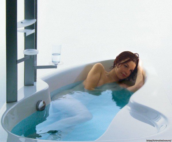 Плюси і мінуси акрилової ванни — як і з чого роблять (фото, відео огляд)