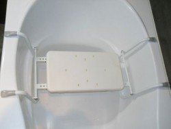 Пристосування для інвалідів і літніх людей: поручні для ванної та туалету, змішувач, підйомні механізми, стільчик, ванна з дверцятами та інші аксесуари, фото