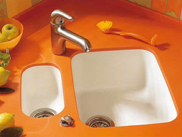 Кутова мийка для кухні: нюанси вибору Кутова мийка для кухні: нюанси вибору