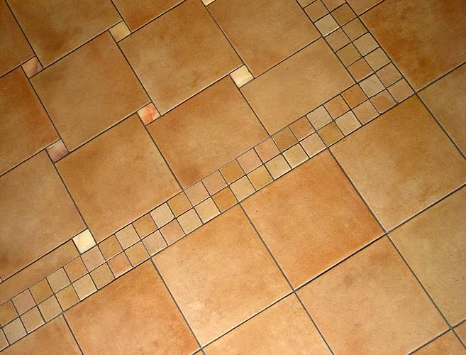 Дизайн укладання плитки в ванній кімнаті і красива розкладка