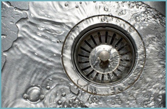 Як самостійно усунути засмічення в раковині (мийці або трубі) на кухні